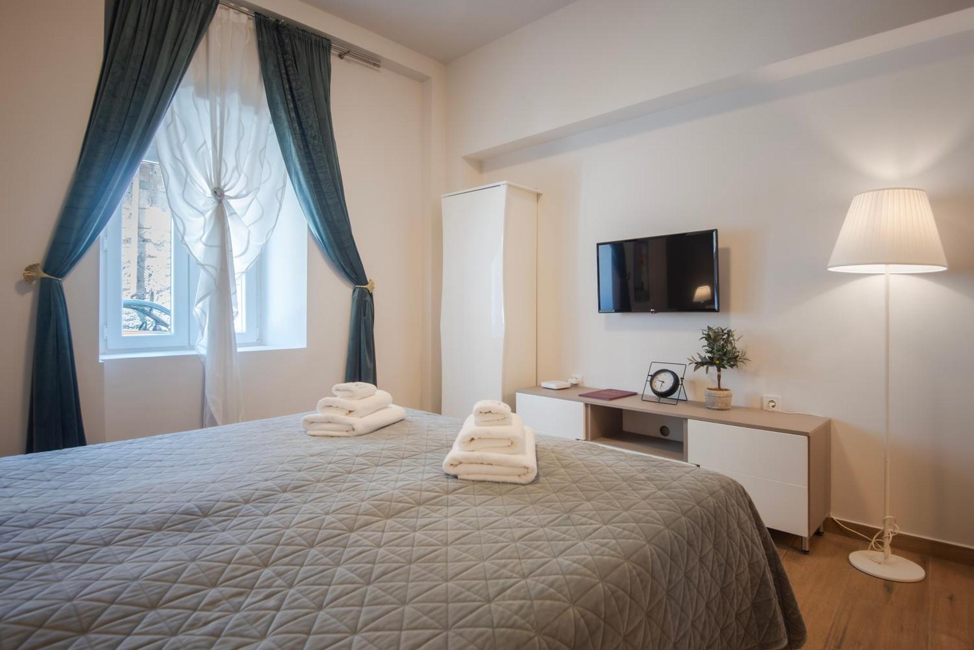 D&A City Center Apartments With Free Parking Pula Ngoại thất bức ảnh