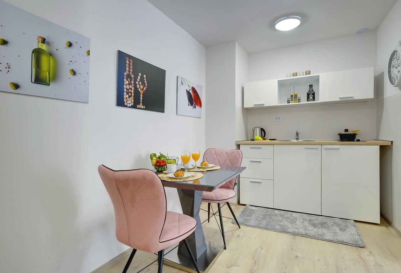 D&A City Center Apartments With Free Parking Pula Ngoại thất bức ảnh