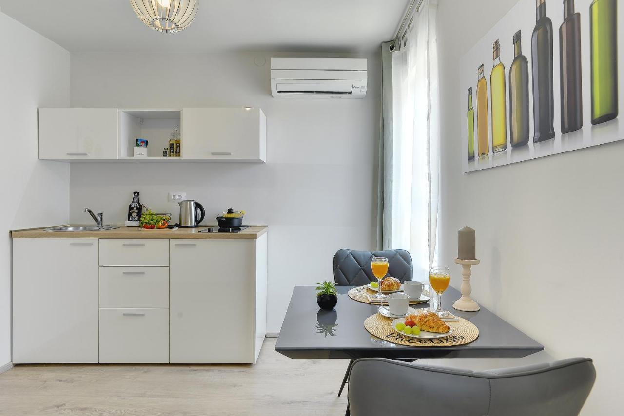 D&A City Center Apartments With Free Parking Pula Ngoại thất bức ảnh